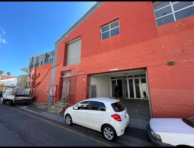 1,579M² FACTORY FOR SALE IN GARDENS